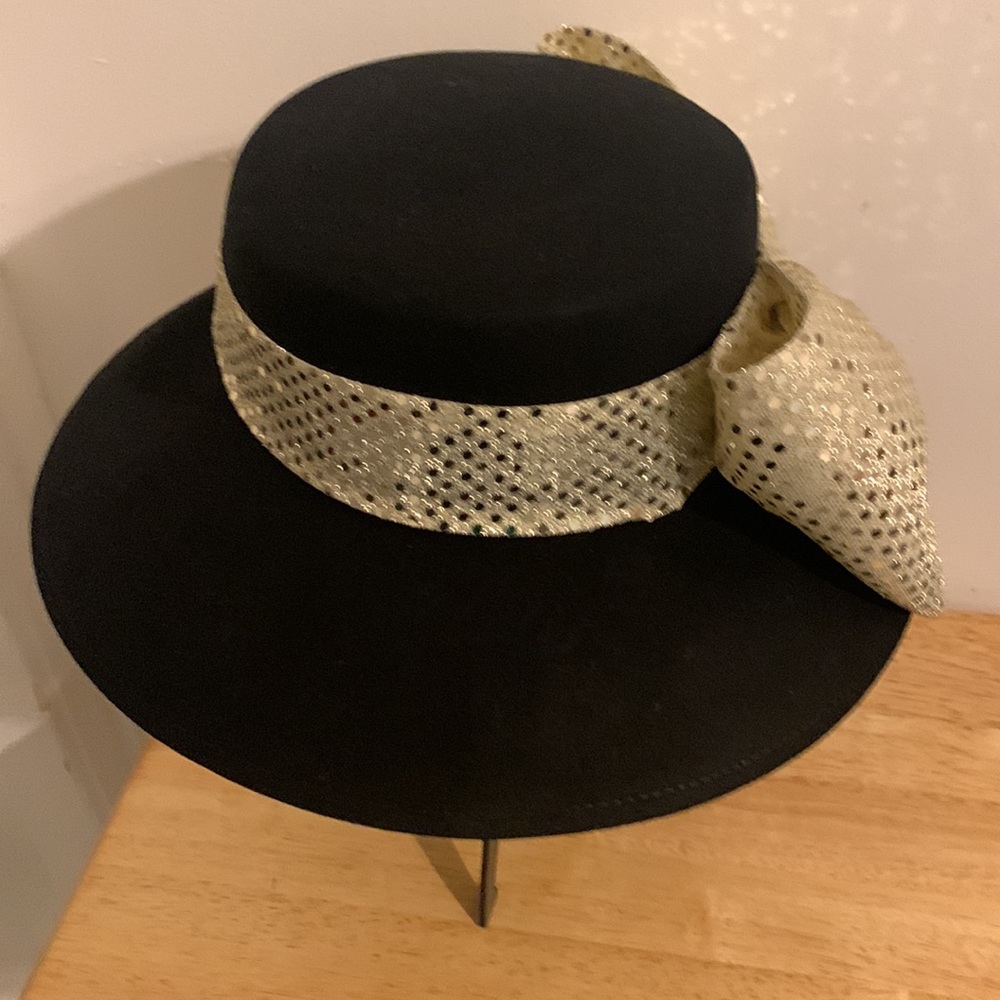 Hat - Picture 4 of 8